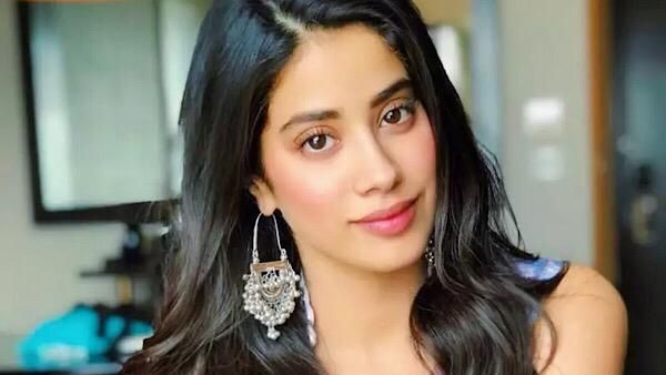 VIDEO: Janhvi Kapoor ‘Rambles’ About The Lockdown, Shares Glimpses Of Candid Moments From Her Life