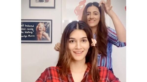 Nupur Sanon Chops Off Sister Kriti Sanon’s Hair; Kriti Says She Has Never Gone This Short