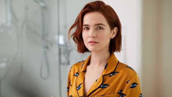 Zombieland 2 Actress Zoey Deutch Reveals She Battled Coronavirus For A Month