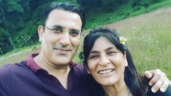 Archana Puran Singh & Parmeet Sethi Share Adorable Pictures On Their 28th Wedding Anniversary