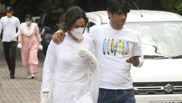Ankita Lokhande Visits Late Actor Sushant Singh Rajput's Mumbai Home