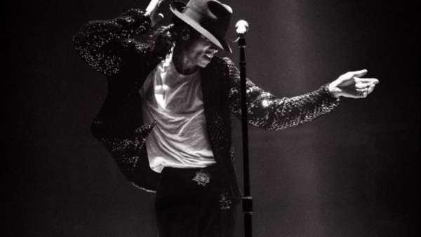 Remembering The King Of Pop: 7 Iconic Dance Moves By Michael Jackson