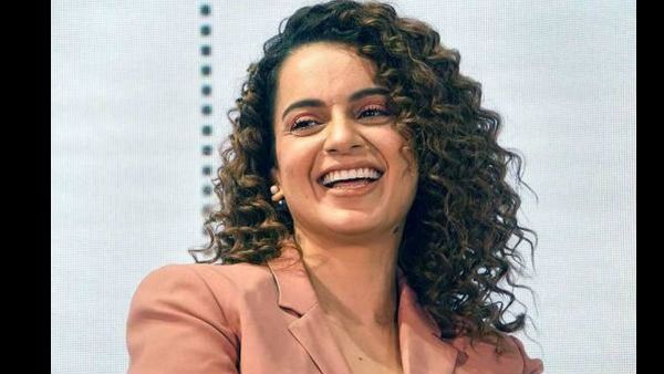Netizens Applaud Kangana Rananut For Calling Out Mafias Of Bollywood On National Television!