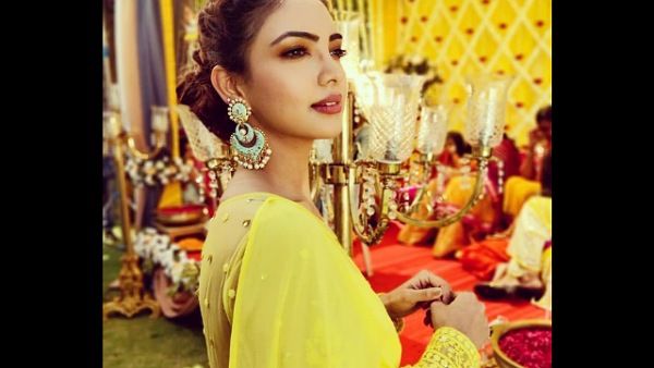 Pooja Banerjee Was In Tears As Fire On Kumkum Bhagya Sets Reminded Her Of Nach Baliye Accident!