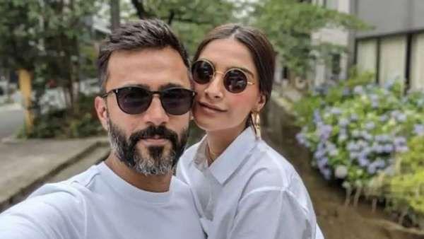 Sonam Kapoor Welcomes 2021 With Beau Anand Ahuja, Says She Is Looking Forward To The Best Time Of Her Life