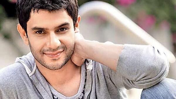 Made In Heaven’s Arjun Mathur Feels People Are ‘Washing Their Dirty Laundry Over Someone’s Death’