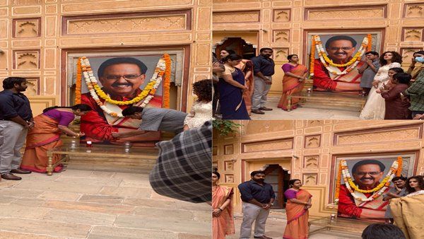 Taapsee Pannu, Vijay Sethupathi Pay Tribute To SP Balasubrahmanyam On The Sets Of Film In Jaipur