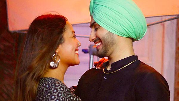 Neha Kakkar And Rohanpreet Singh Will First Have A Registered Marriage On October 22?