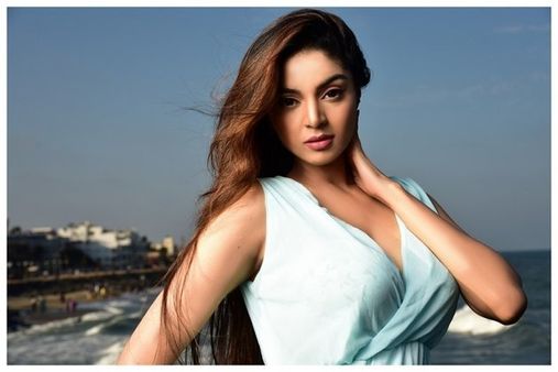 Bigg Boss Tamil 4: Contestants Allege Sanam Shetty Faked Concern During The Grand Premiere