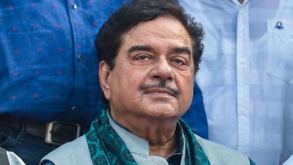 Shatrughan Sinha Reacts To Fear Of OTT Censorship; Says Superficial Mindsets Kill Art