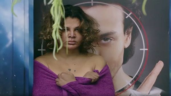 Bigg Boss 14 Promo: Rakhi Sawant Gets Possessed By Ghost; Scares Arshi Khan, Sonali Phogat & Others