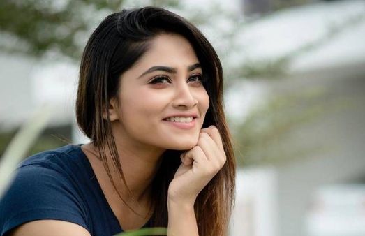 Shivani Narayanan On The Criticism She Faced For Not Taking A Stand In BB Tamil 4: I Was Being Myself