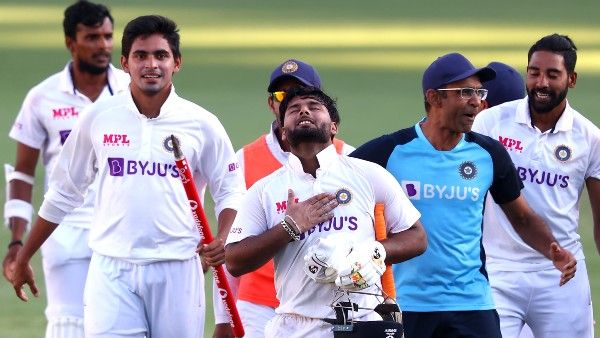 Shah Rukh Khan, Amitabh Bachchan, Akshay Kumar & Others Lionise Team India's Historic Win Against Australia