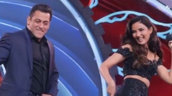 Bigg Boss 14: Jasmin Bhasin Reacts To Salman's Emotional Breakdown; Says She Has Lot Of Respect & Love For Him