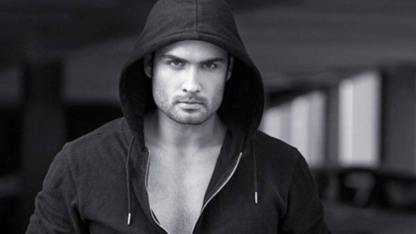 Vivian Dsena Says He Is Quite Content With TV And Aspires To Do More Work On The Small Screen