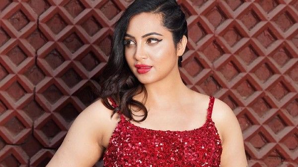 Bigg Boss 14 Fame Arshi Khan Opens Up About Being Body-Shamed And How She Doesn't Let It Affect Her