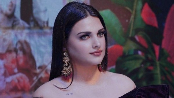 Himanshi Khurana Bashes ‘Brainless’ Trolls For Talking About Her Past; Bigg Boss 13 Fame Shares Long Note