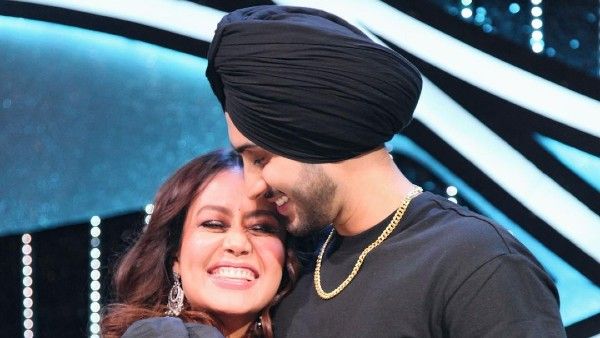 Neha Kakkar And Rohanpreet Singh Dance To ‘Tera Suit’ Song As They Begin Holi Celebration With A Pool Party