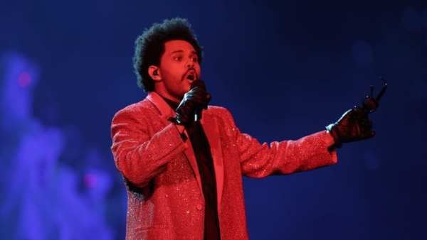 The Weeknd's Super Bowl 2021 Performance Sends Netizens Into A Frenzy: Singer's First Concert Pic Goes Viral