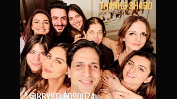 Sussanne Khan Parties With Rumoured BF Arslan Goni, His Brother Aly Goni, Jasmin Bhasin & Others (PICS)