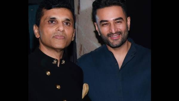 Anand Pandit Brings Back Golden Era Of Live Orchestra For Chehre Title Track