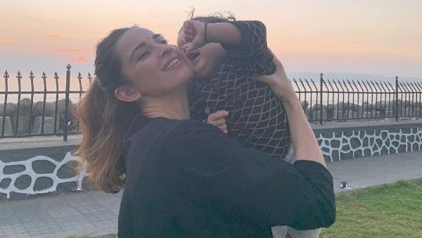 Ekta Kaul Feels Guilty For Leaving Son At Home And Returning To Work; Praises Working Moms In Her Post