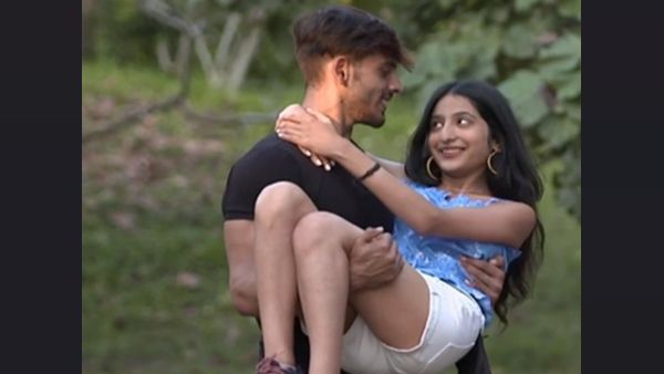 Splitsvilla 13: Vyomesh Koul And Aarushi Chib Get Cosy During The Task; Kevin Almasifar Trolls Shivam Sharma