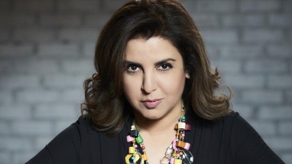 Farah Khan Caught Smelling Mangoes After Removing Her Mask On Camera; Trolls Blast Her For Being Irresponsible