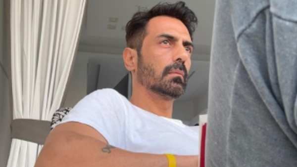 Arjun Rampal Tests Positive For COVID-19, Catches Up On Reading During Home Quarantine