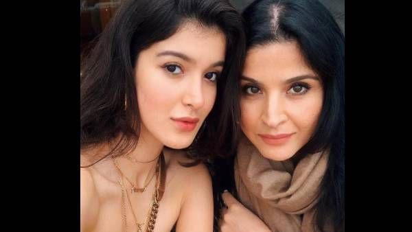 Shanaya Kapoor Wishes Mother Maheep Kapoor On Her Birthday, Kareena Kapoor Khan-Gauri Khan And Others Join Too