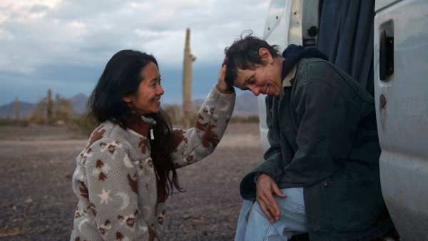 Nomadland Critics Review: Chloé Zhao's Film Shows The Life Of A Nomad Filled With Friendship & Solitude