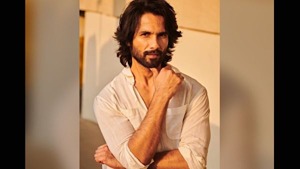 Shahid Kapoor To Turn Producer With A Series Based On Amish Tripathi's Novel?