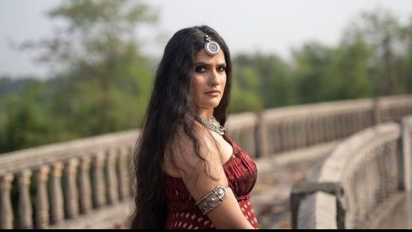 Sona Mohapatra Finds Rekha Sparkling But Calls Indian Idol A Sad Reality Show