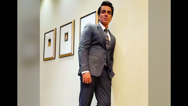 Sonu Sood Shares Glimpse Of Continuous Notifications On His Phone Of People Asking For Help