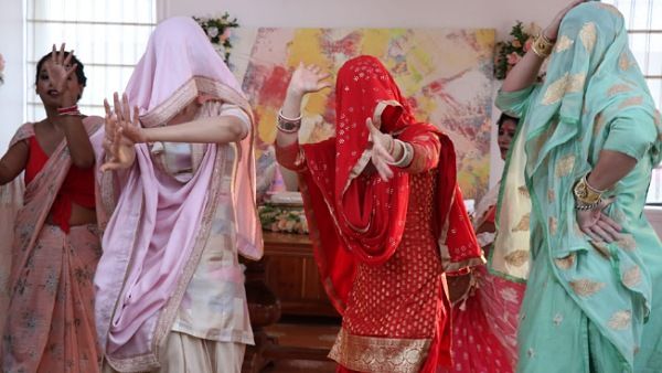 Kundali Bhagya: Preeta, Srishti And Sameer Disguise Themselves As Kinnars