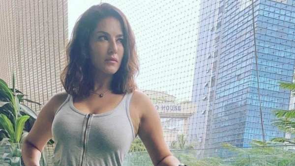 Sunny Leone and PETA India Donate 10,000 Vegan Meals To Delhi Migrant Workers