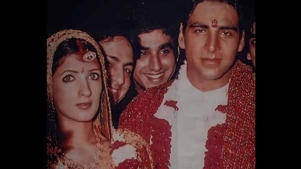 RARE! Akshay Kumar's Unseen Wedding Pictures Go Viral; Bride Twinkle Khanna's Head Is Laden With Sindhoor