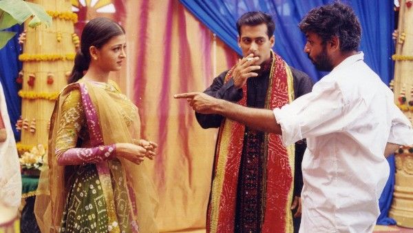 Unseen Photos Of Aishwarya Rai Bachchan & Salman Khan From Hum Dil De Chuke Sanam Sets Are Sight For Sore Eyes