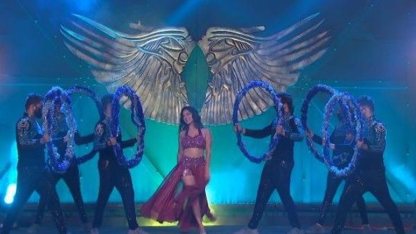 MTV Splitsvilla 13: Sunny Leone Elevates Entertainment Quotient; Rannvijay Introduces Silver Connection Task