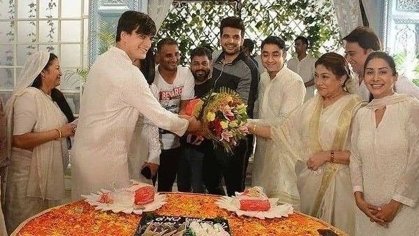 Yeh Rishta Kya Kehlata Hai Team Bids Farewell To Karan Kundrra; Here's How Ranveer's Track Will End!