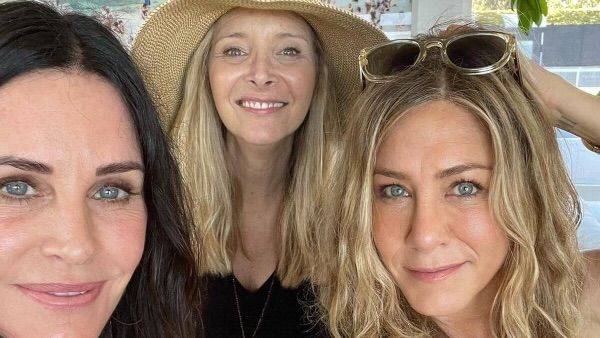 Courteney Cox Celebrates Fourth Of July With Friends Co-Stars Jennifer Aniston And Lisa Kudrow