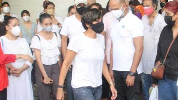 Mandira Bedi Gets Support From Colleagues After Getting Trolled For Performing Husband's Last Rites