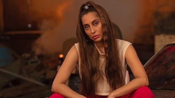Anusha Dandekar Says She Can’t Watch Bigg Boss OTT; Says ‘It Gives Me Mad Anxiety For Real’