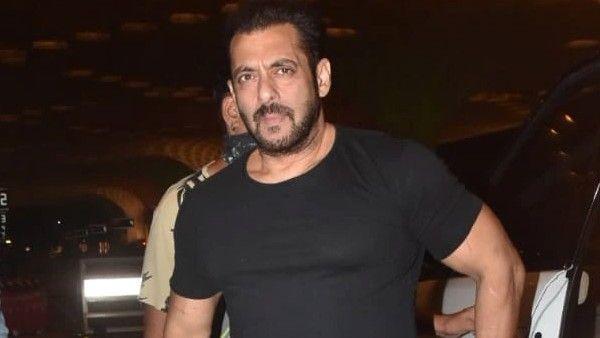 CISF Officer Who Stopped Salman Khan At Mumbai Airport Gets Rewarded For Exemplary Professionalism