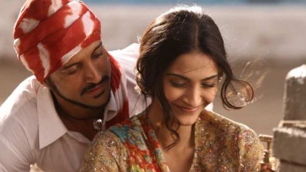 Sonam Kapoor's Fee For Farhan Akhtar's Bhaag Milkha Bhaag Will Leave You Surprised!