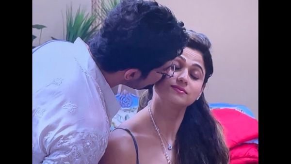 Bigg Boss OTT: Shamita Shetty Asks Raqesh Bapat For A Kiss, Fan Says 'Even Their Flirting Seems Magical'