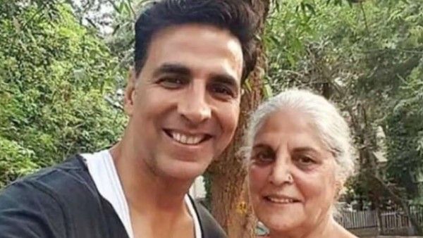 Akshay Kumar's Mother Breathes Her Last; Actor Says He Feels An Unbearable Pain