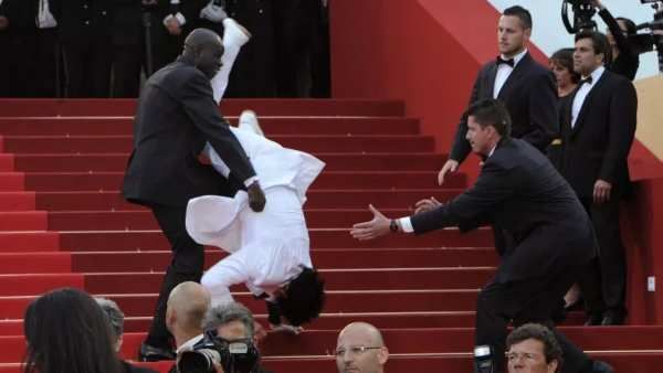 Met Gala 2021: Did Jason Derulo Really Fall Down The Stairs At The Met?