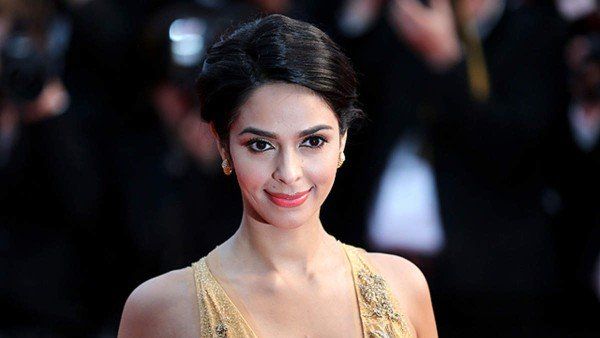 Mallika Sherawat Says She Disowned Her Father's Name Because He Thought She Will Ruin His Family's Image