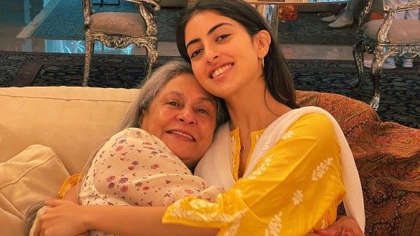 As Jaya Bachchan Flaunts Her Widest Smile, Netizens Poke Fun At Navya Naveli Nanda's Latest Instagram Picture